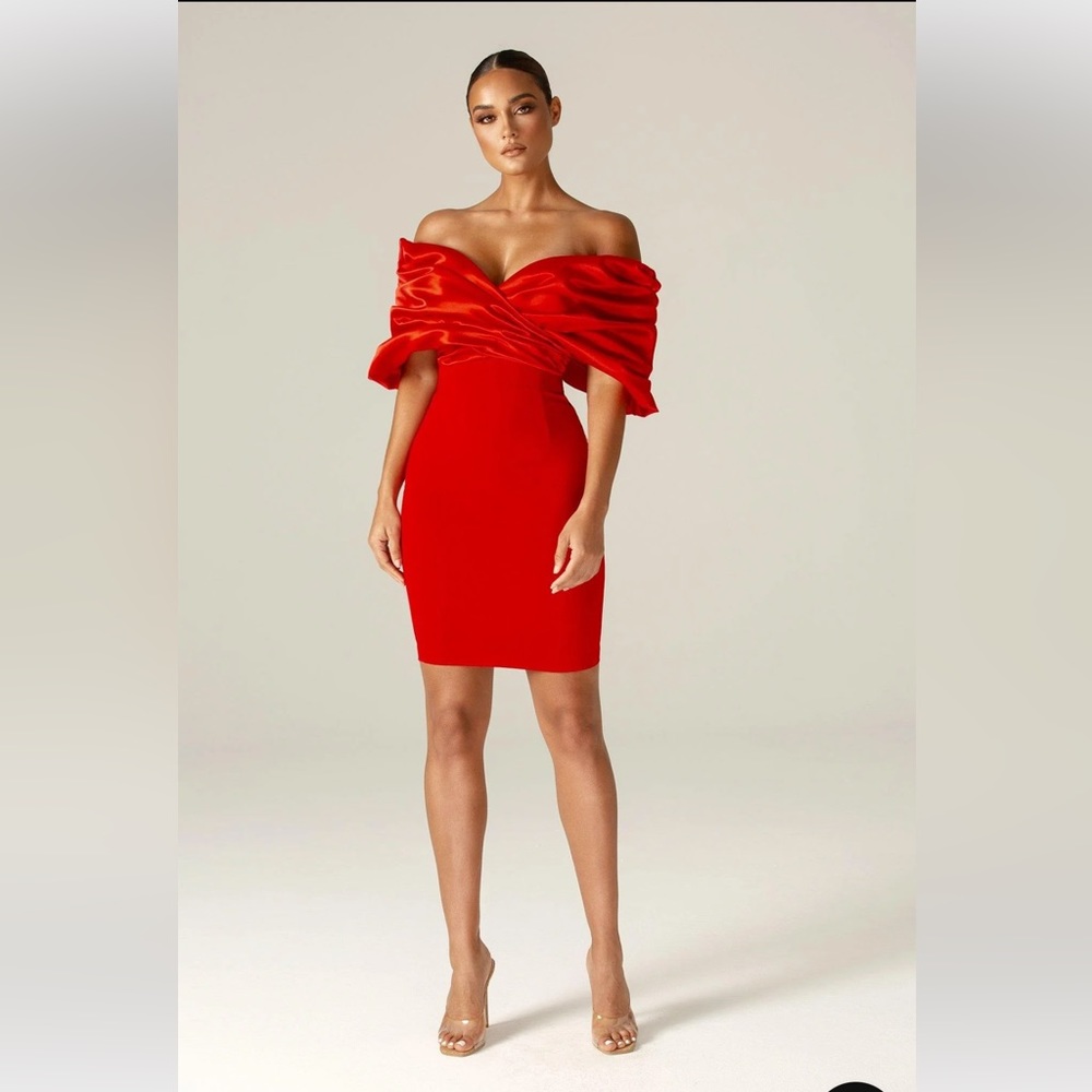BRAND NEW WITH TAG CREPE RUFFLE SHOULDER DRESS IN RED / SIZE S